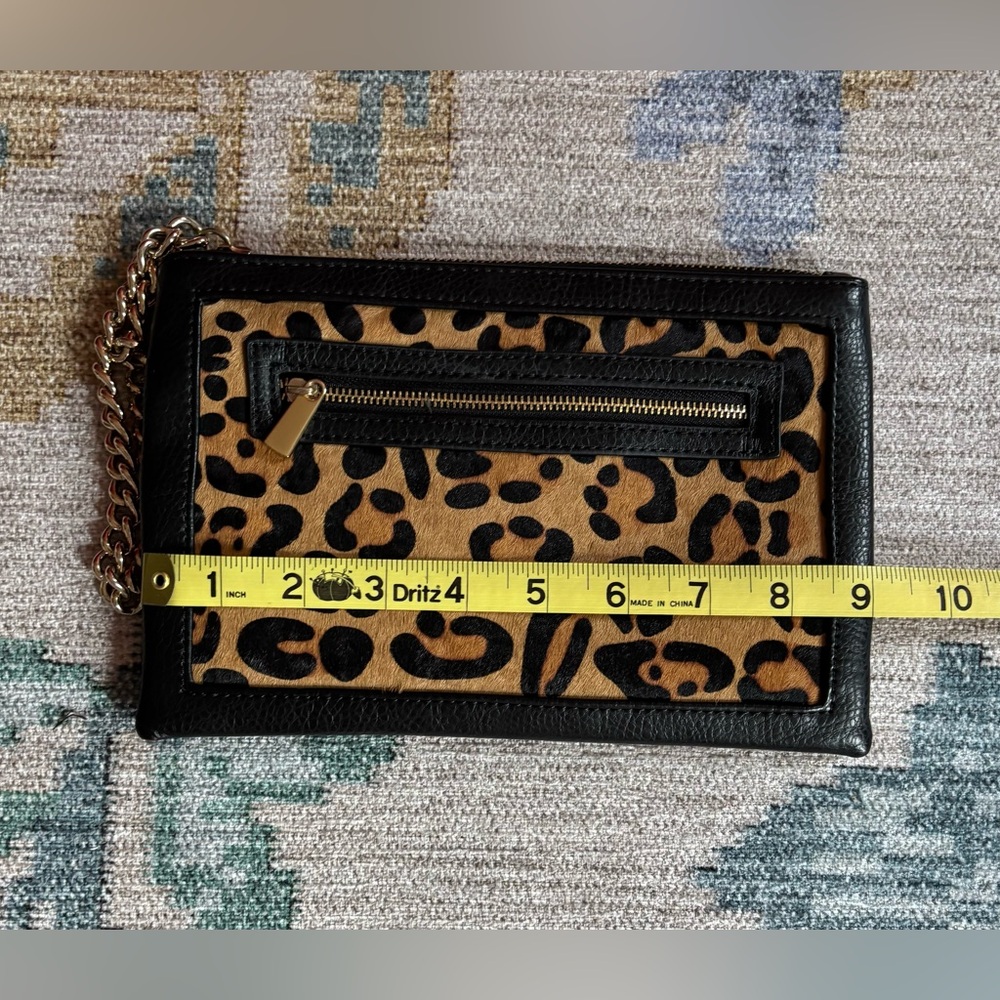 NWOT - Cute Express Leopard Print Chain Clutch - Picture 4 of 7